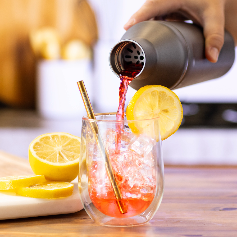 cocktail-shaker-lid-a5 Cocktail_Shaker_lifestyle_1_0f873eef-26b9-477a-b301-4dde25c00201.png